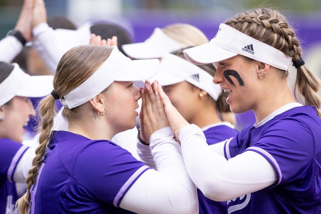 Washington softball’s bats come alive in victory over Boise State