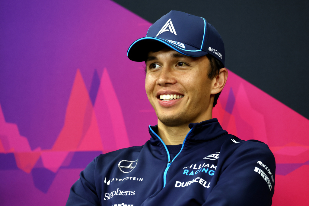 Albon signs multi-year contract extension to stay at Williams