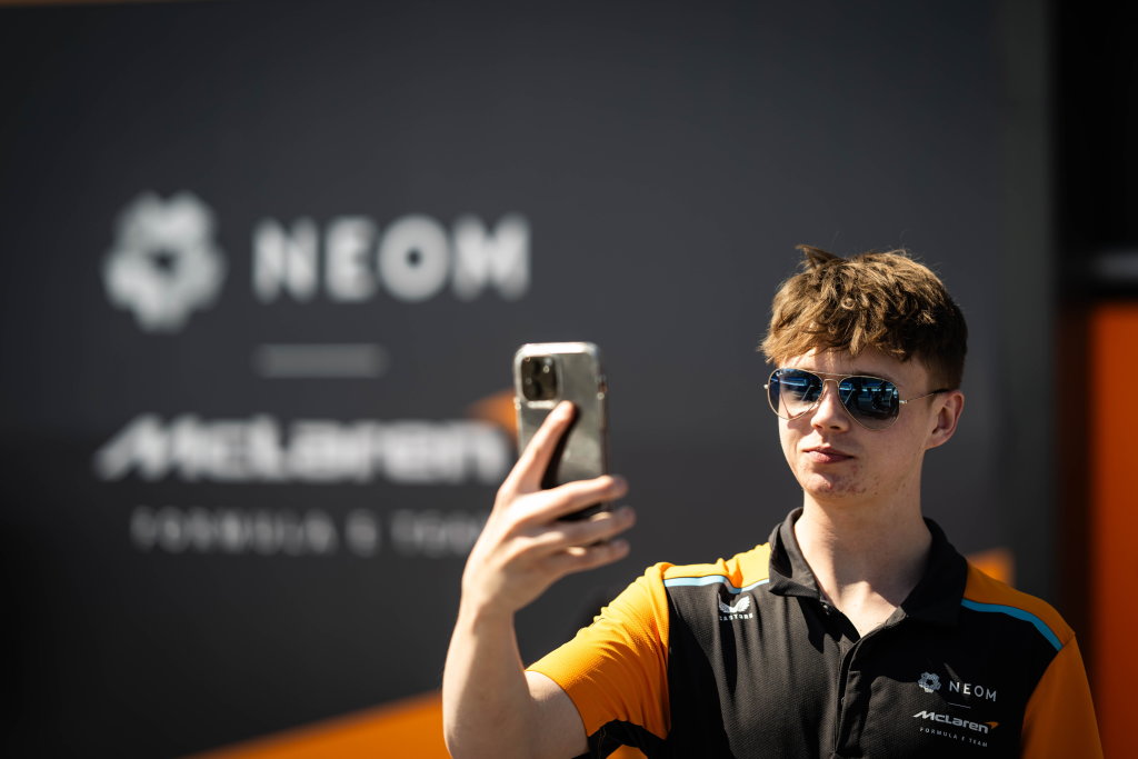 Late NEOM McLaren call-up left Barnard ‘no time for nerves’