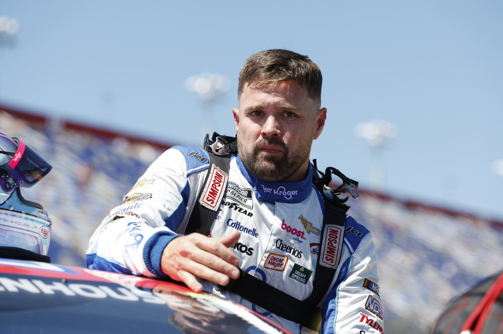 Stenhouse fined, others suspended for All-Star fight