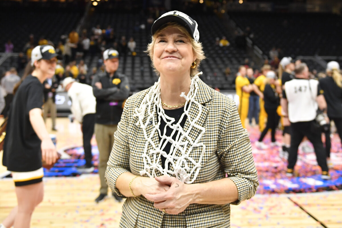 A look at the legendary career of Iowa Hawkeyes’ Lisa Bluder