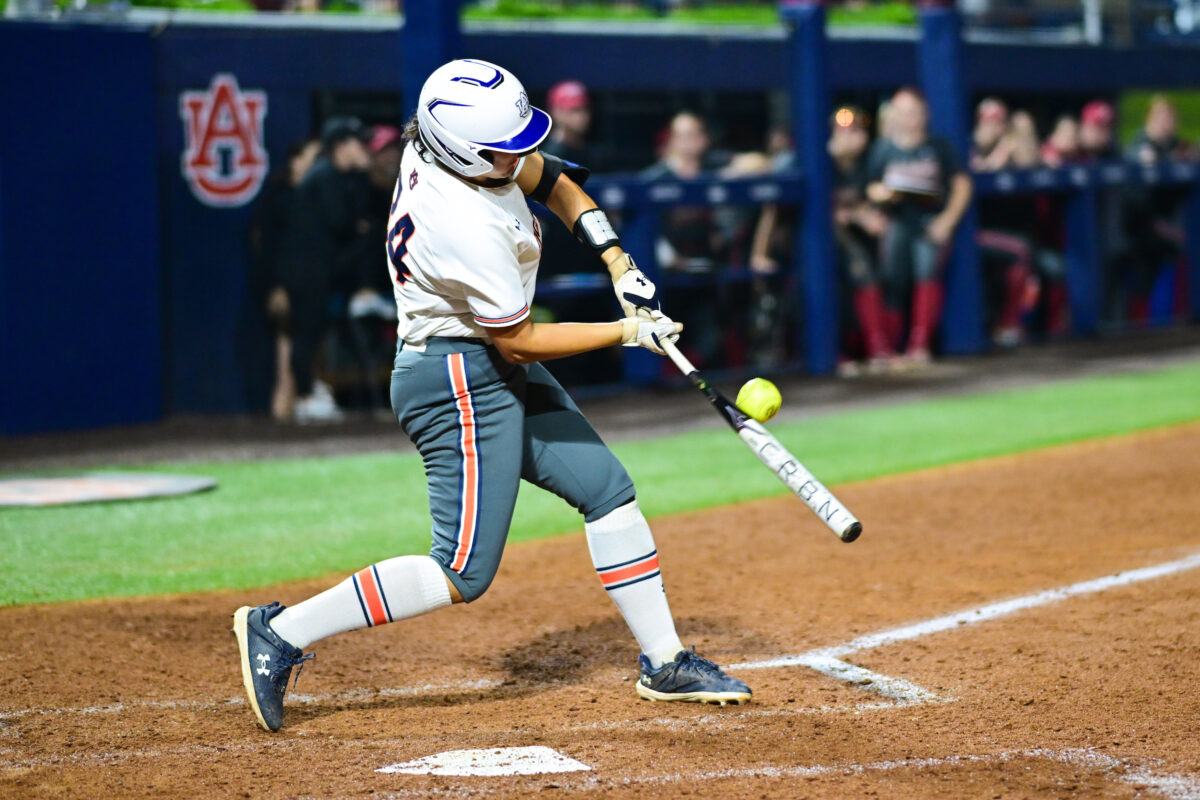 Recap: Auburn softball goes extras with Alabama, drops game two
