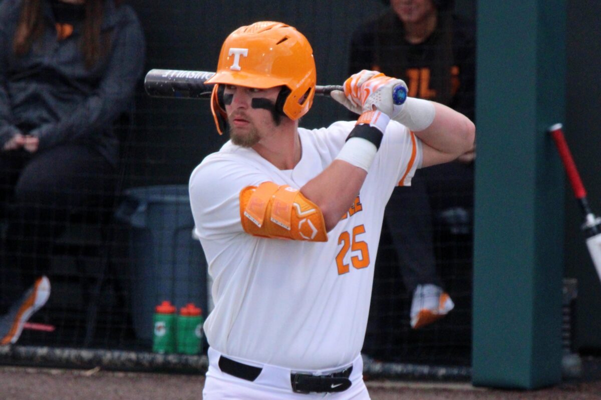 No. 1 Tennessee wins series against South Carolina