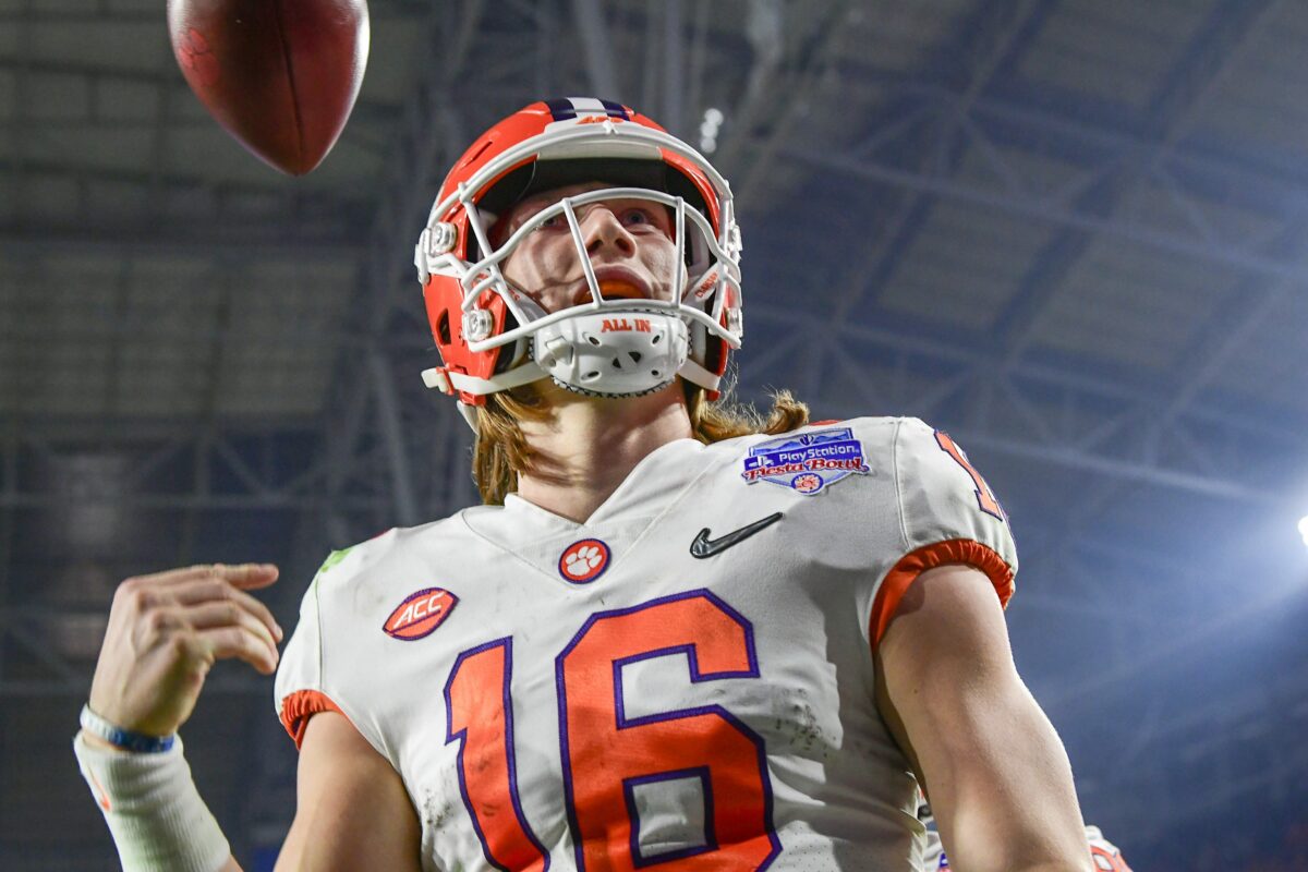 Clemson quarterbacks make NCAA Football video game covers in revisionist history
