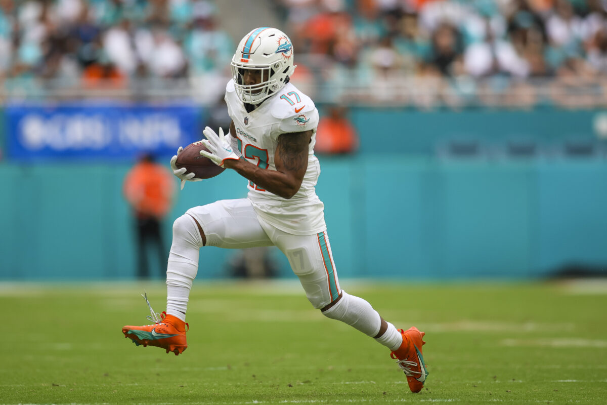 Dolphins, Jaylen Waddle agree to $84.75M extension