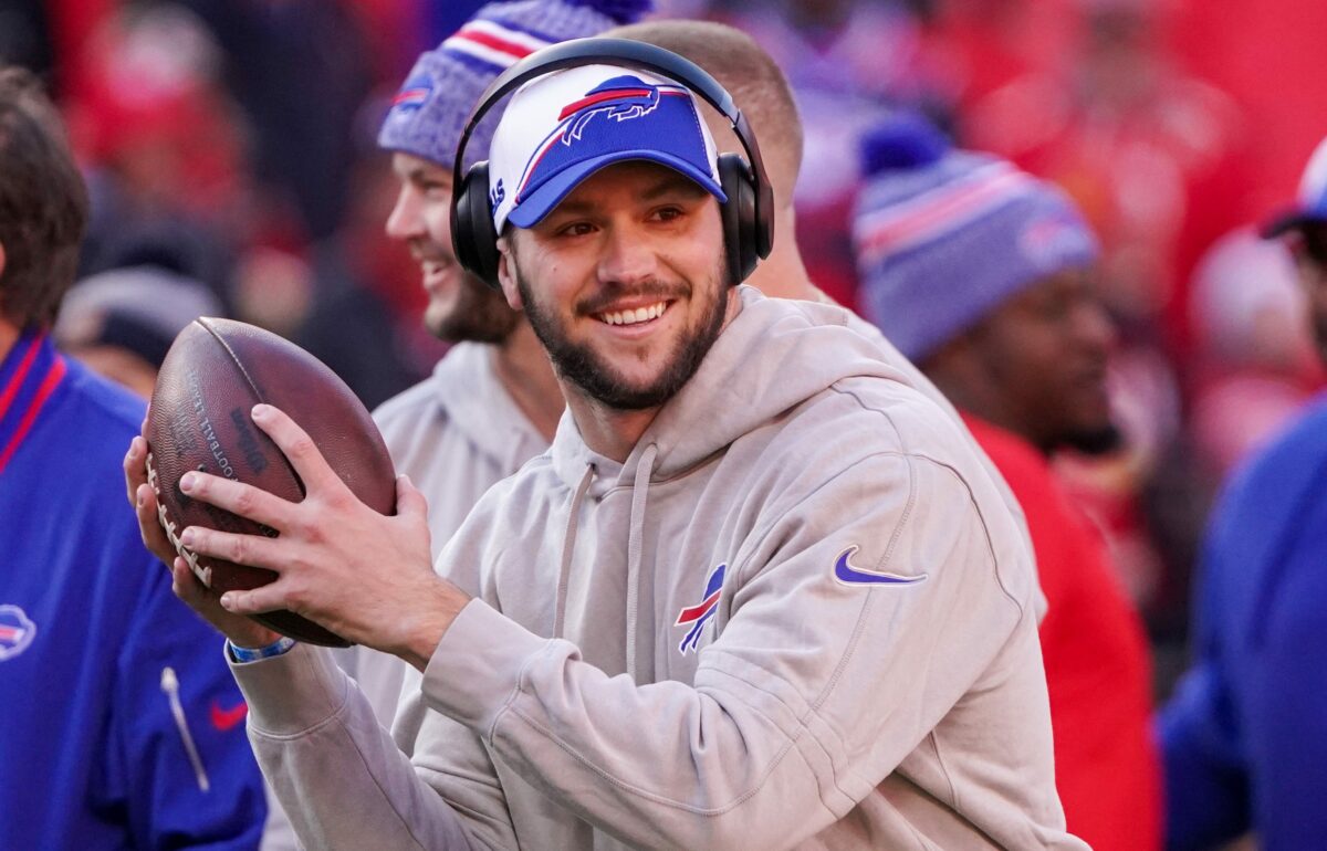 Ex-Bills safety Jordan Poyer properly said goodbye to Buffalo by gassing up Josh Allen