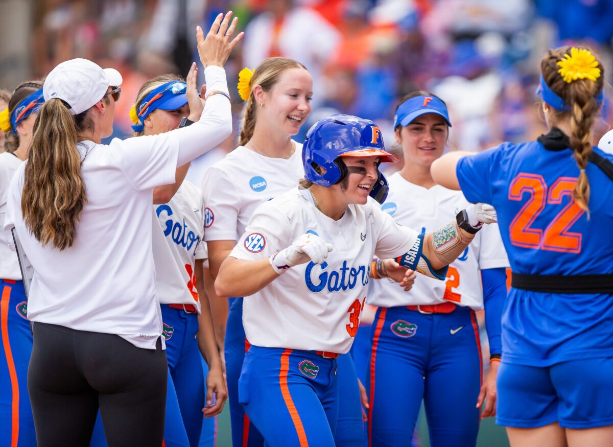 Florida softball heading to WCWS after beating Baylor in Super Regionals