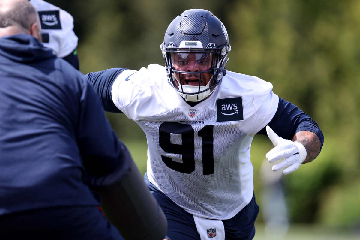 Seahawks DT Byron Murphy threw first pitch at the Mariners game