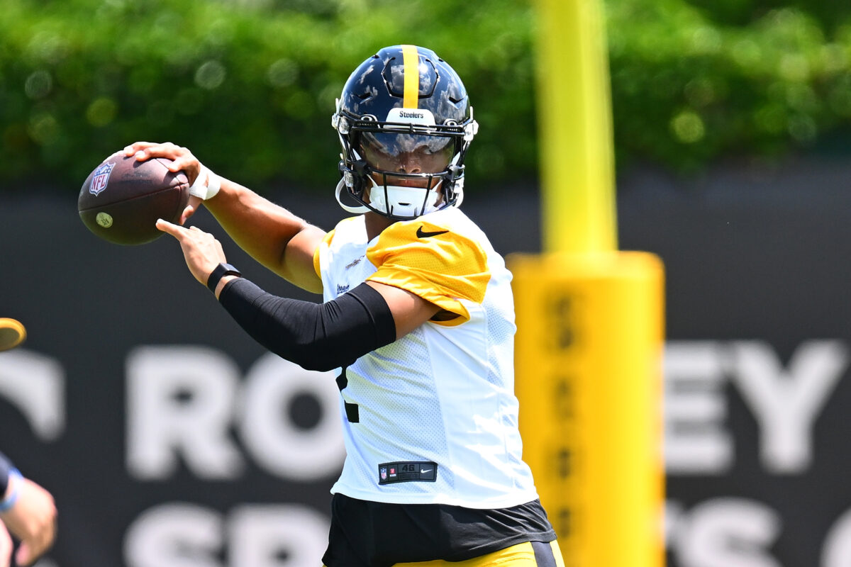 Steelers fans can’t overreact to reports from OTAs on these new quarterbacks