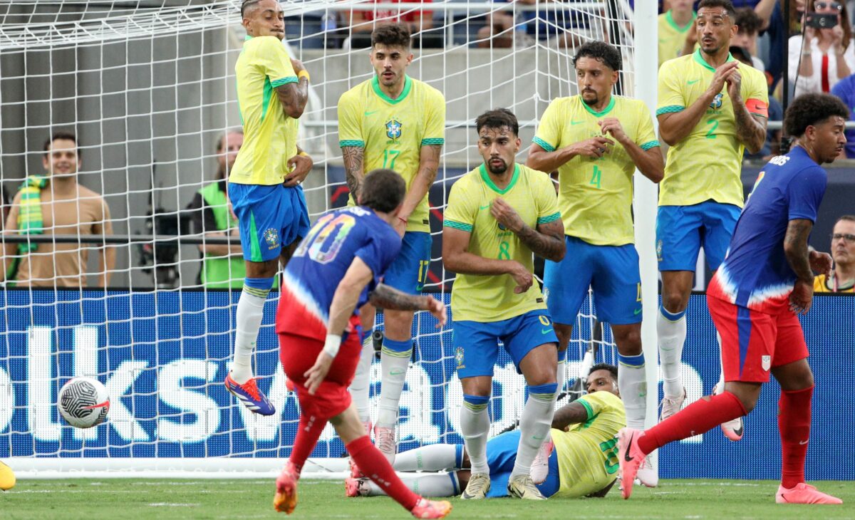 Watch: USMNT star Pulisic scores clever free kick vs. Brazil