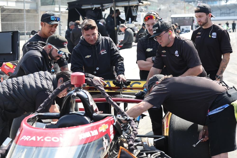 IndyCar continues hybrid acclimation with Iowa test