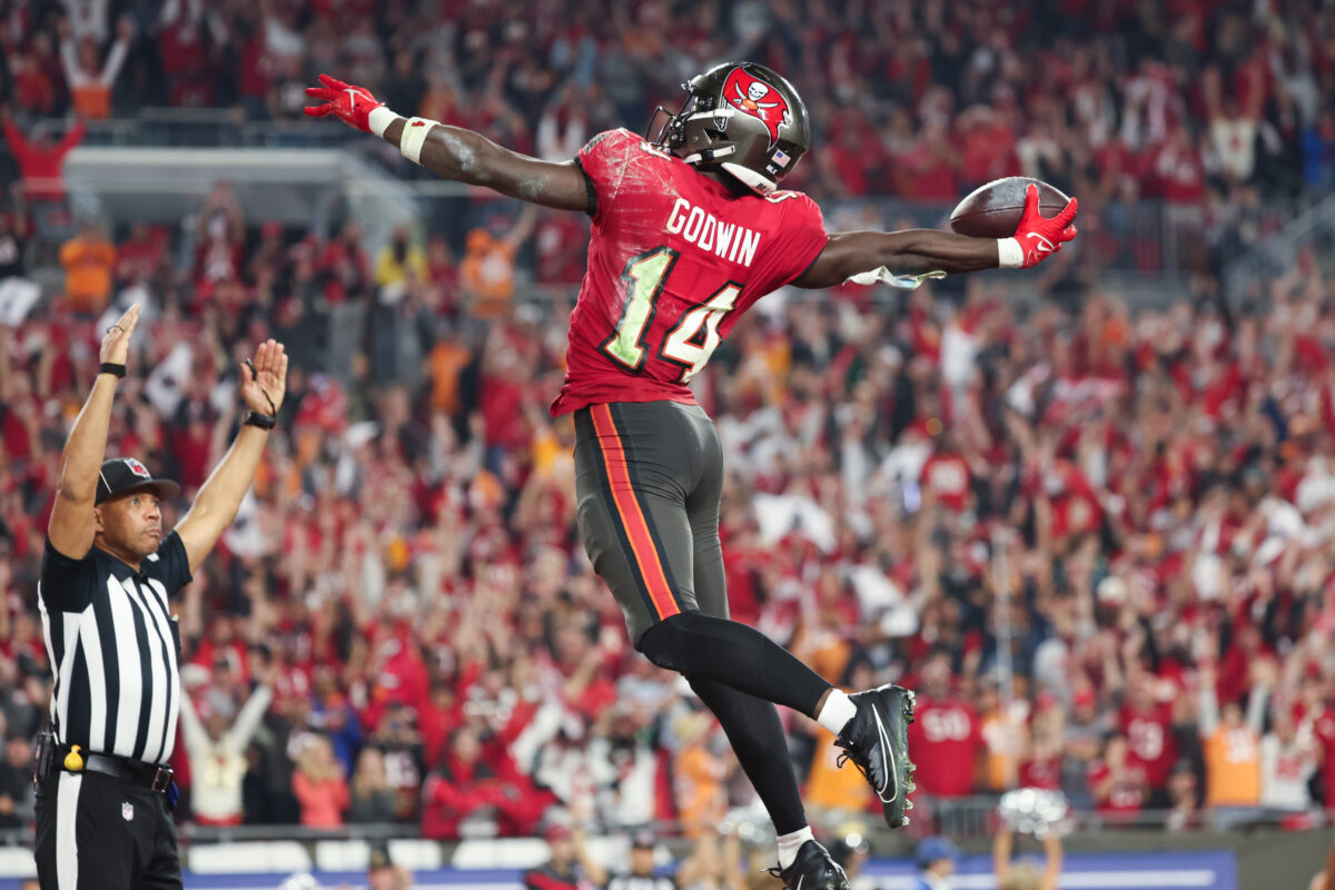 Why Bucs WR Chris Godwin fell in love with photography