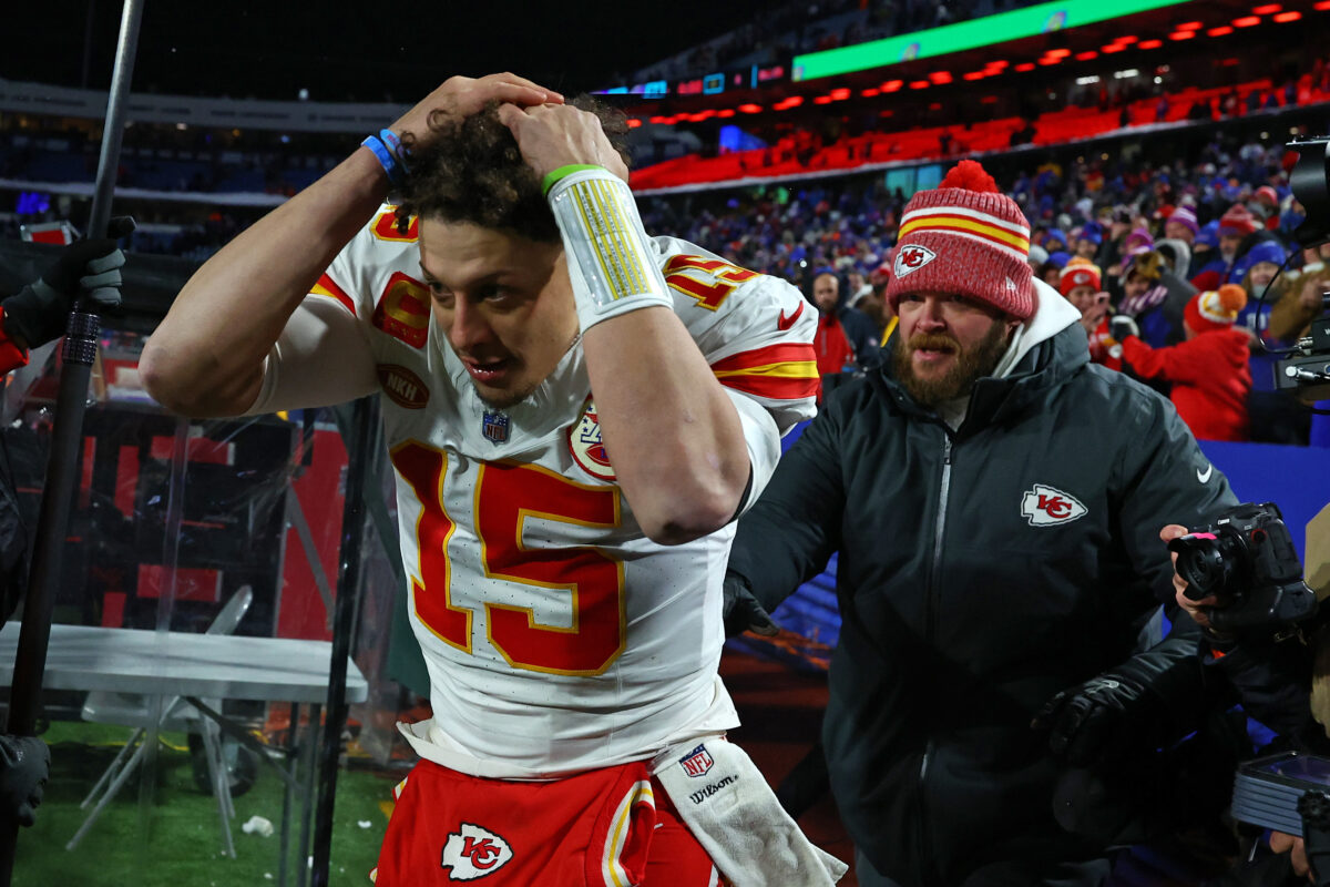 Patrick Mahomes: Bills Mafia welcomed him with fingers, snowballs but he likes them