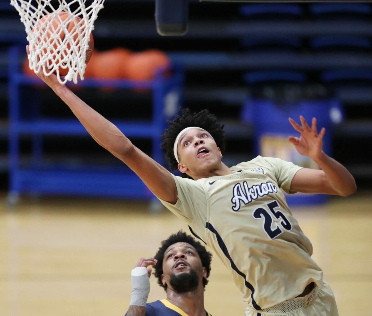 Warriors add Akron’s Enrique Freeman in second round of latest BR mock draft