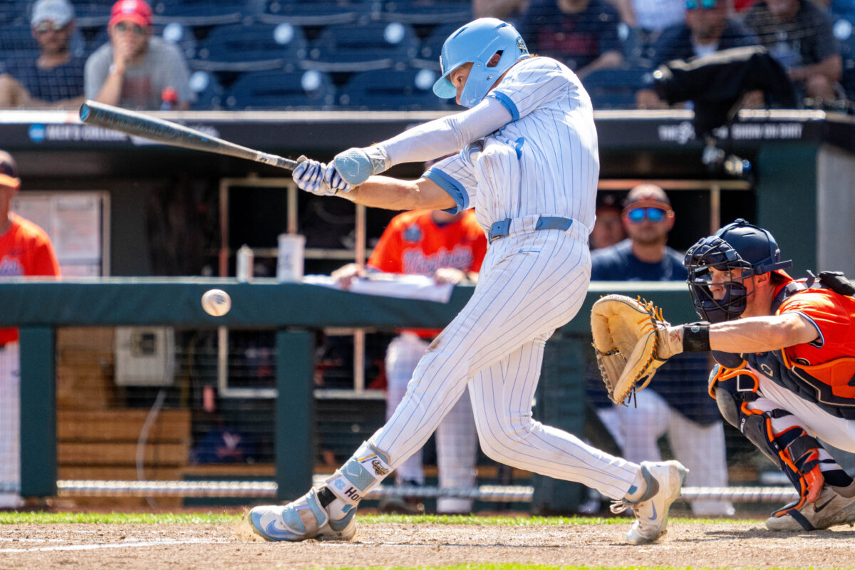 Vance Honeycutt lines walk-off single to deliver UNC College World Series-opening win