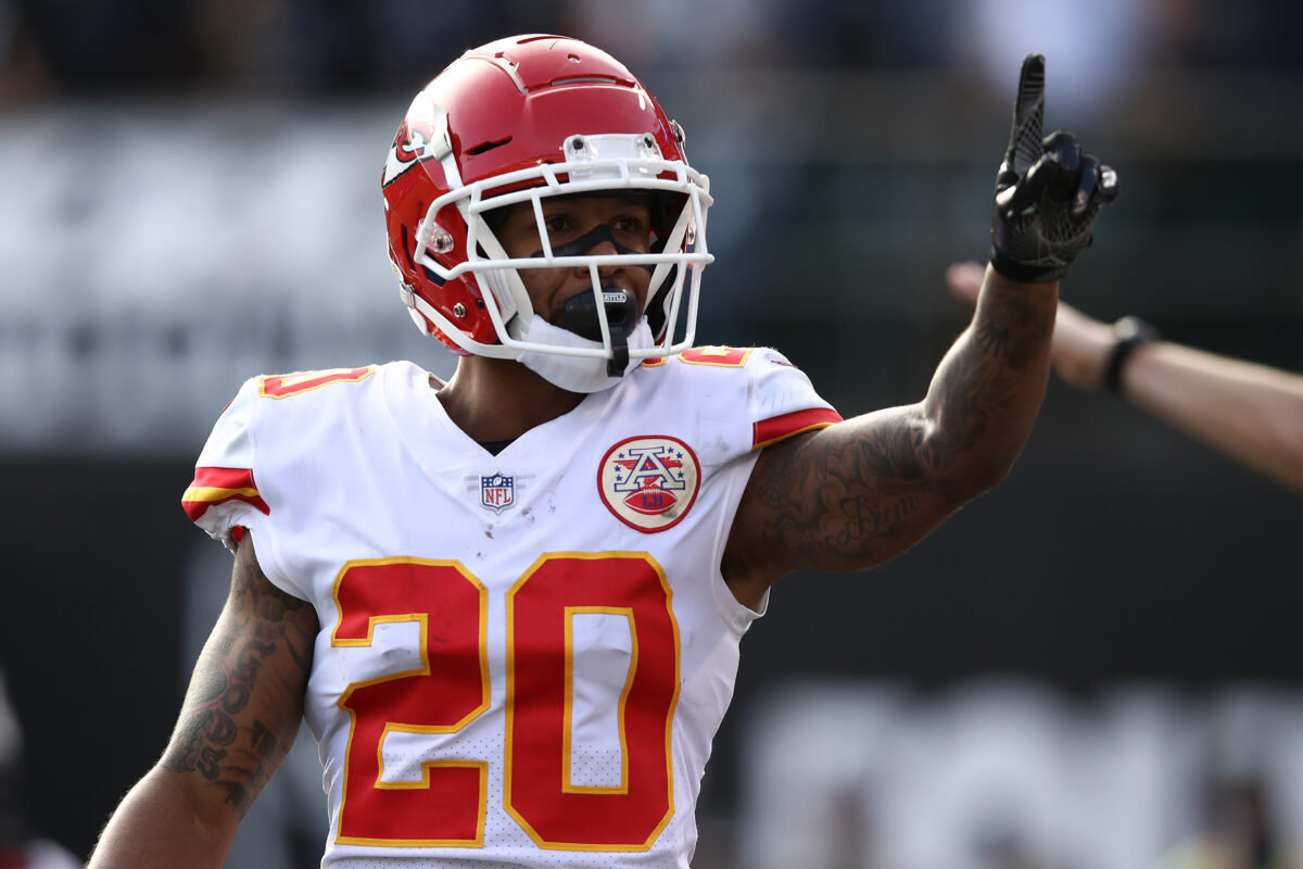 Former Chiefs DB Steven Nelson announces retirement