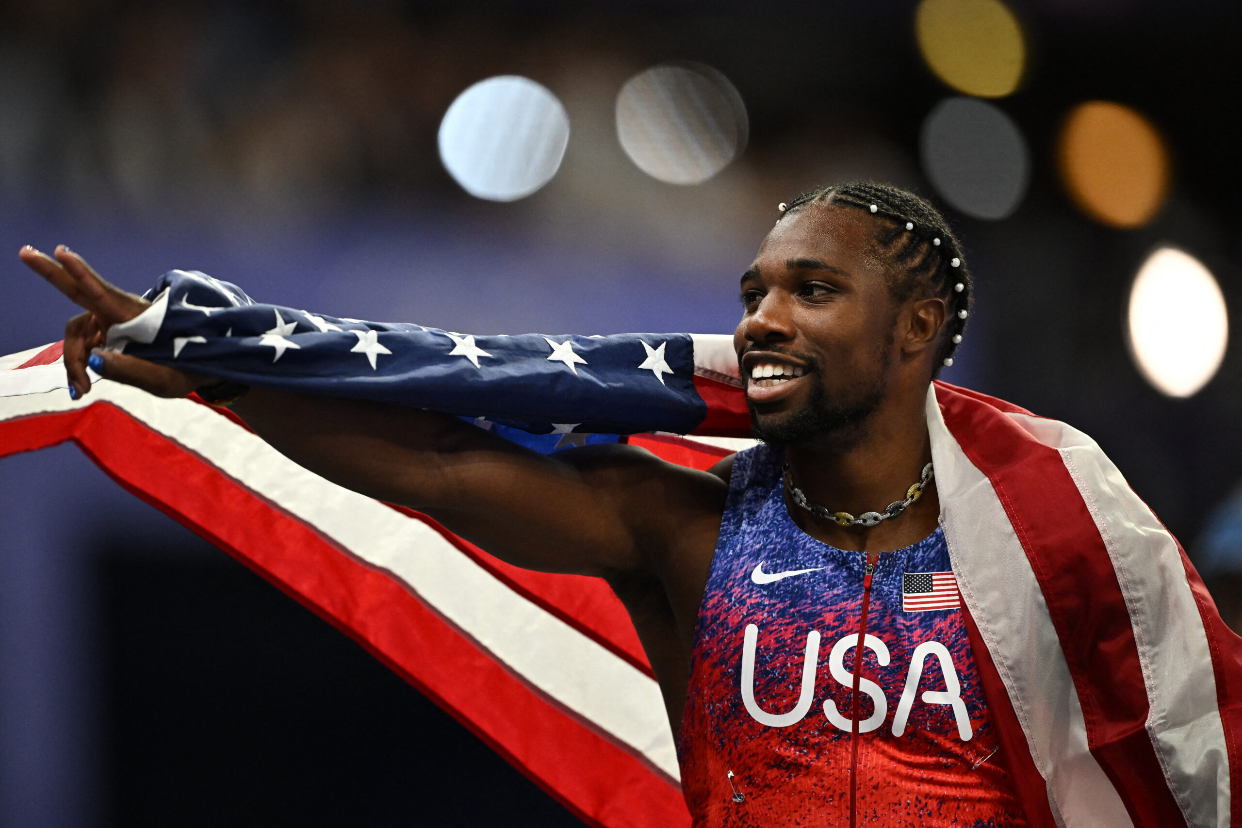 This trippy 8-frame composite photo of Noah Lyles’ 100m finish should be hung in the Louvre