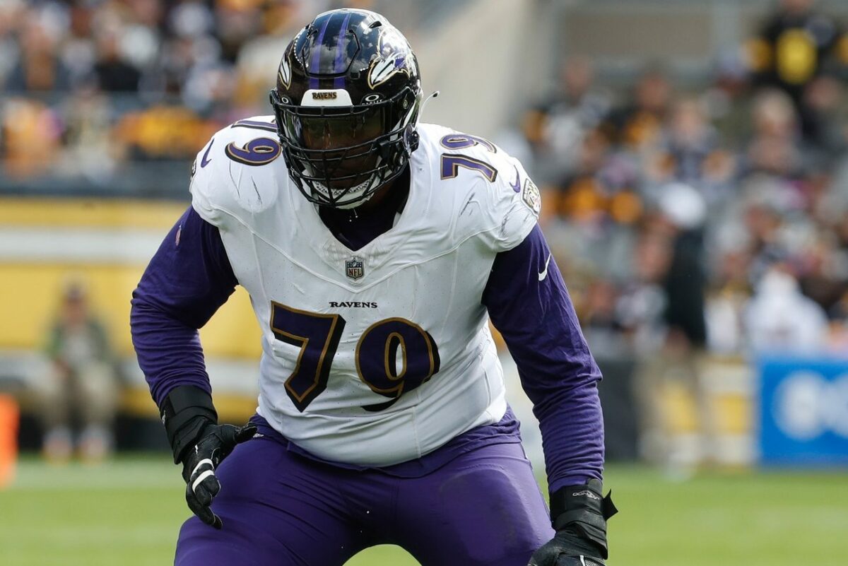 Ravens OT Ronnie Stanley shows off his pass-catching chops