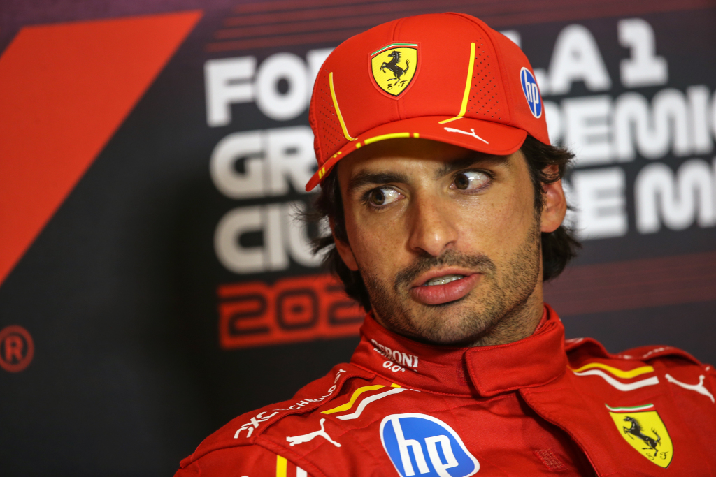 Sainz struggling with emotions about Ferrari’s recent form on eve of departure