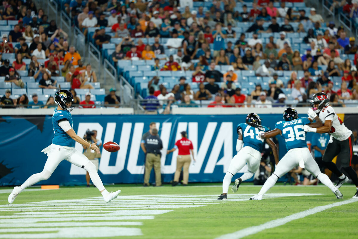 Logan Cooke of Jaguars booms 73-yard coffin-corner punt