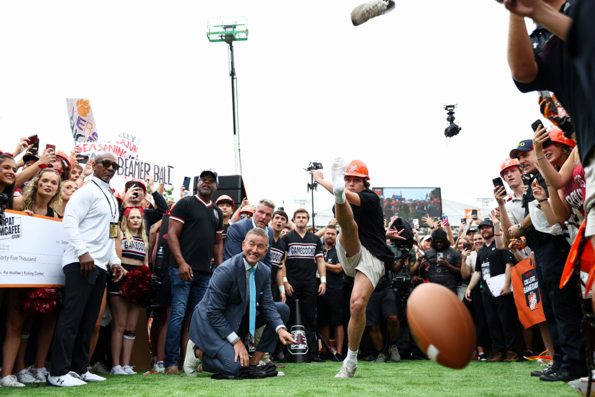 A College GameDay fan wrecked his knee warming up for Pat McAfee’s $100k field goal challenge