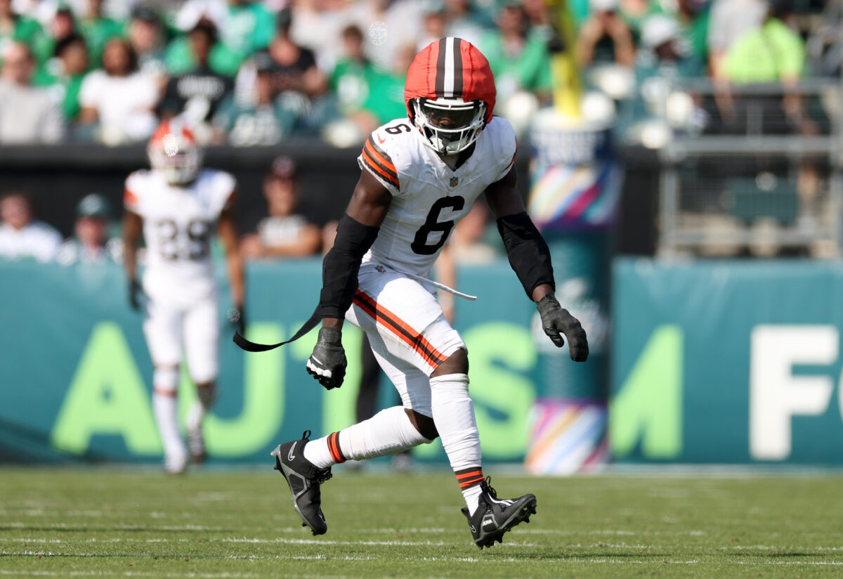 Browns star Jeremiah Owusu-Koramoah carted off and headed to the hospital