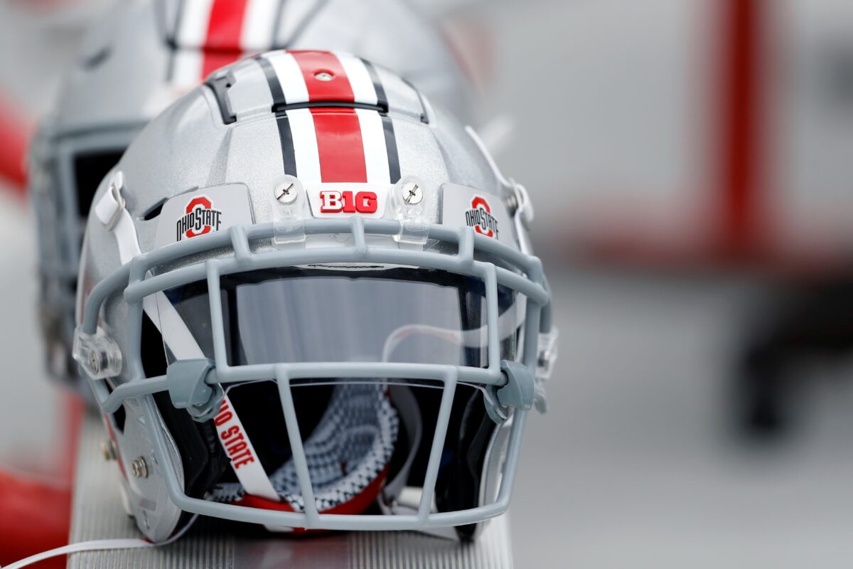 Black Stripe Alert! Ohio State offensive lineman Gabe VanSickle sheds black stripe