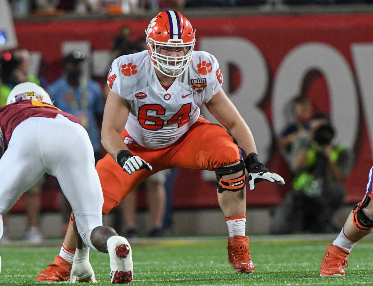 Starting offensive lineman Walker Parks confirms return to Clemson for one more season