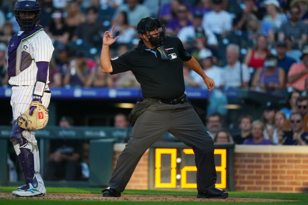 Who are the umpires for Dodgers-Yankees World Series Game 5?