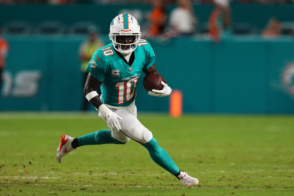 Is Tyreek Hill playing today vs. Cardinals? Injury updates for Dolphins WR