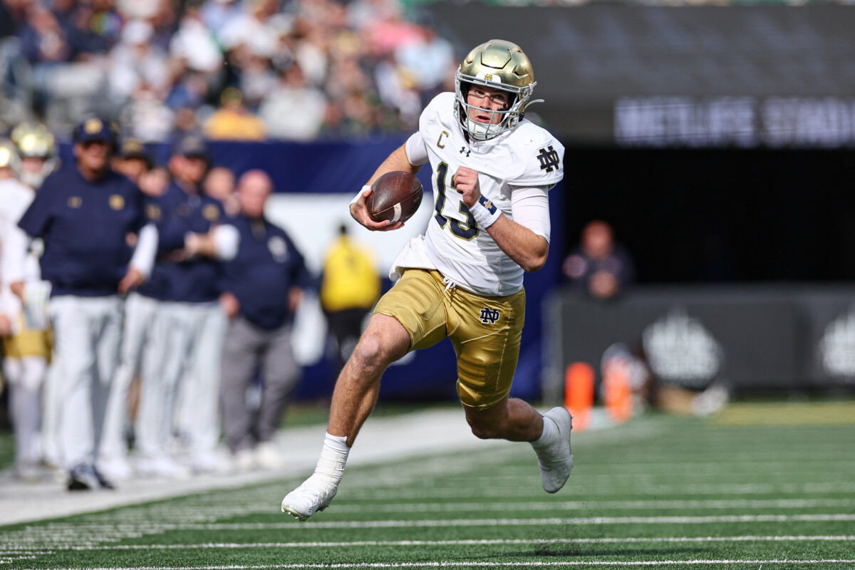 Notre Dame quarterback Riley Leonard makes national award list