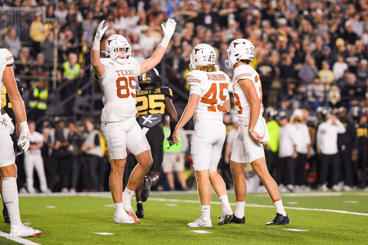 AP Poll drops Texas to No. 6 after struggling to beat Vanderbilt