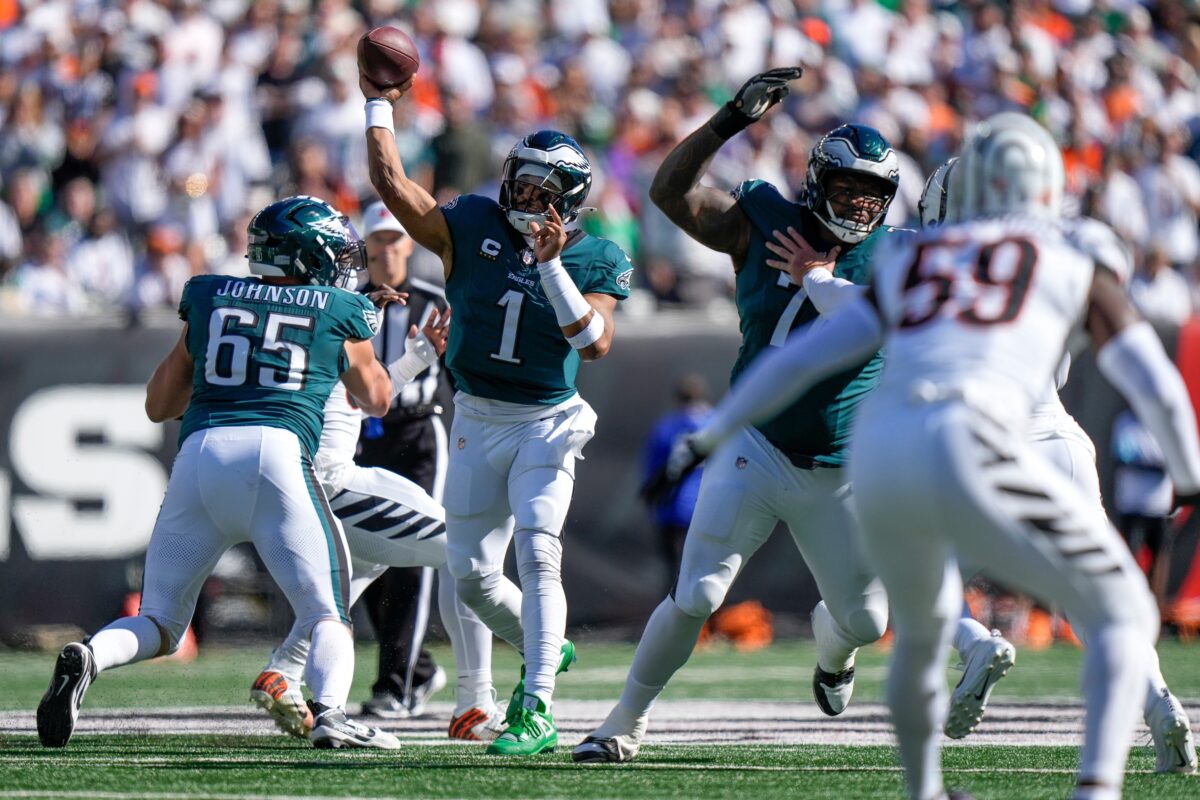 WATCH: Jalen Hurts put his swag on full display while rocking mismatched cleats vs. Bengals