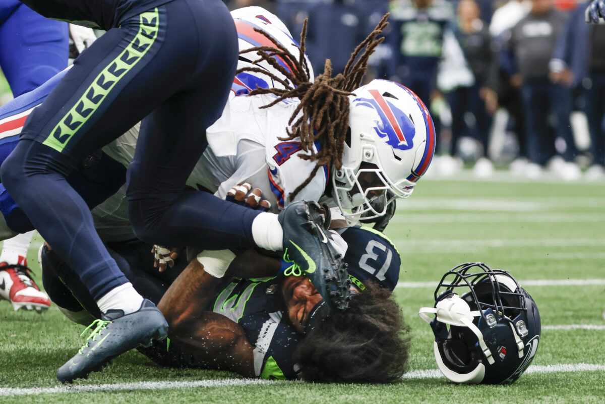 Roy Robertson-Harris and Ernest Jones IV haven’t fixed Seahawks run defense yet