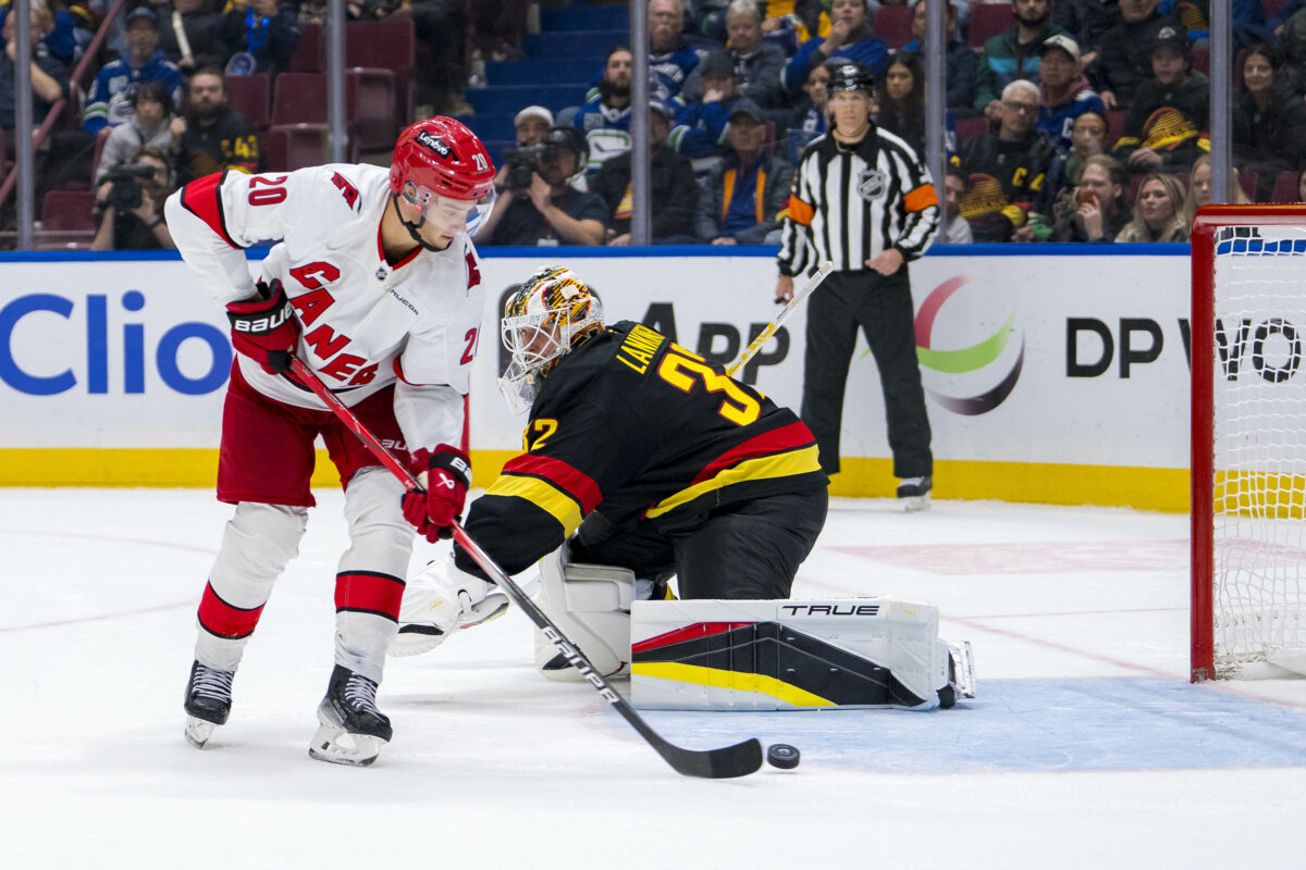 Boston Bruins at Carolina Hurricanes odds, picks and predictions