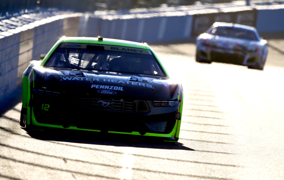 Cup Series title contenders spread throughout field for Phoenix start