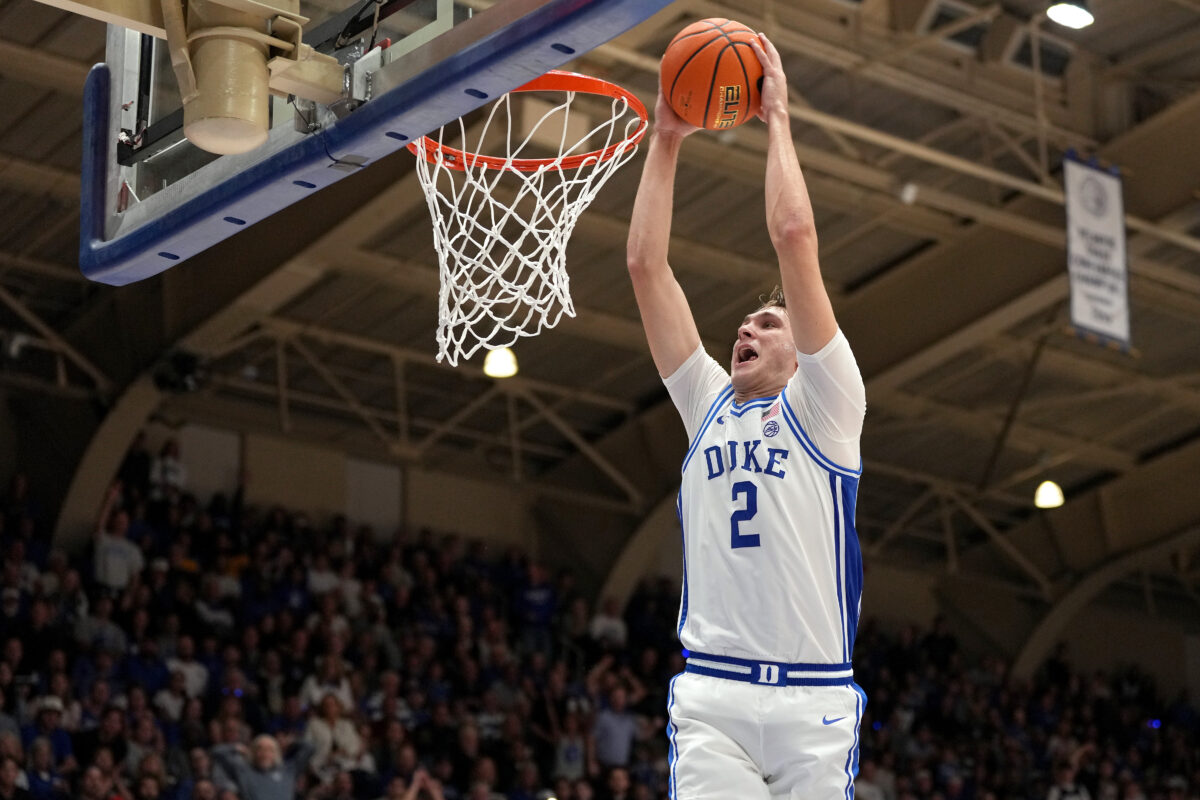 Cooper Flagg and Tyrese Proctor connect for alley-oop in Duke basketball game vs Army