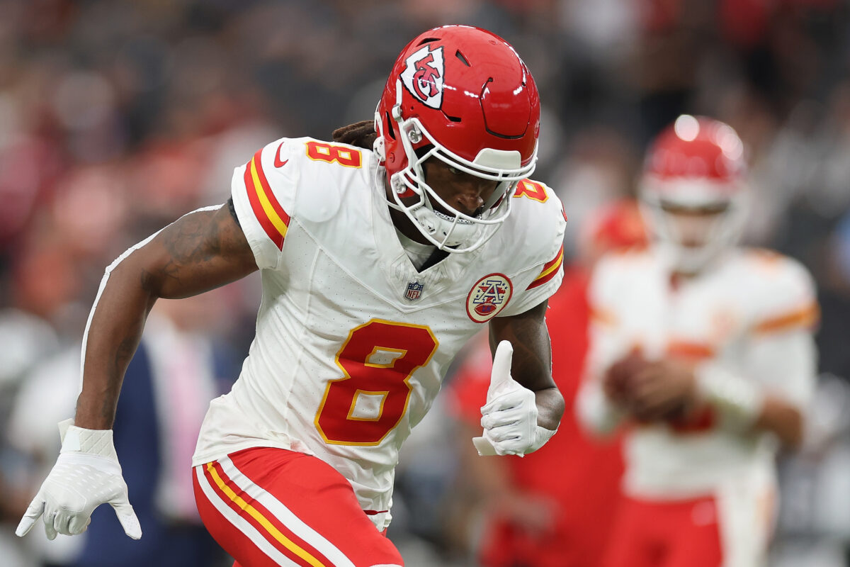 Chiefs WR Xavier Worthy describes learning from DeAndre Hopkins: ‘I try to pick his brain’