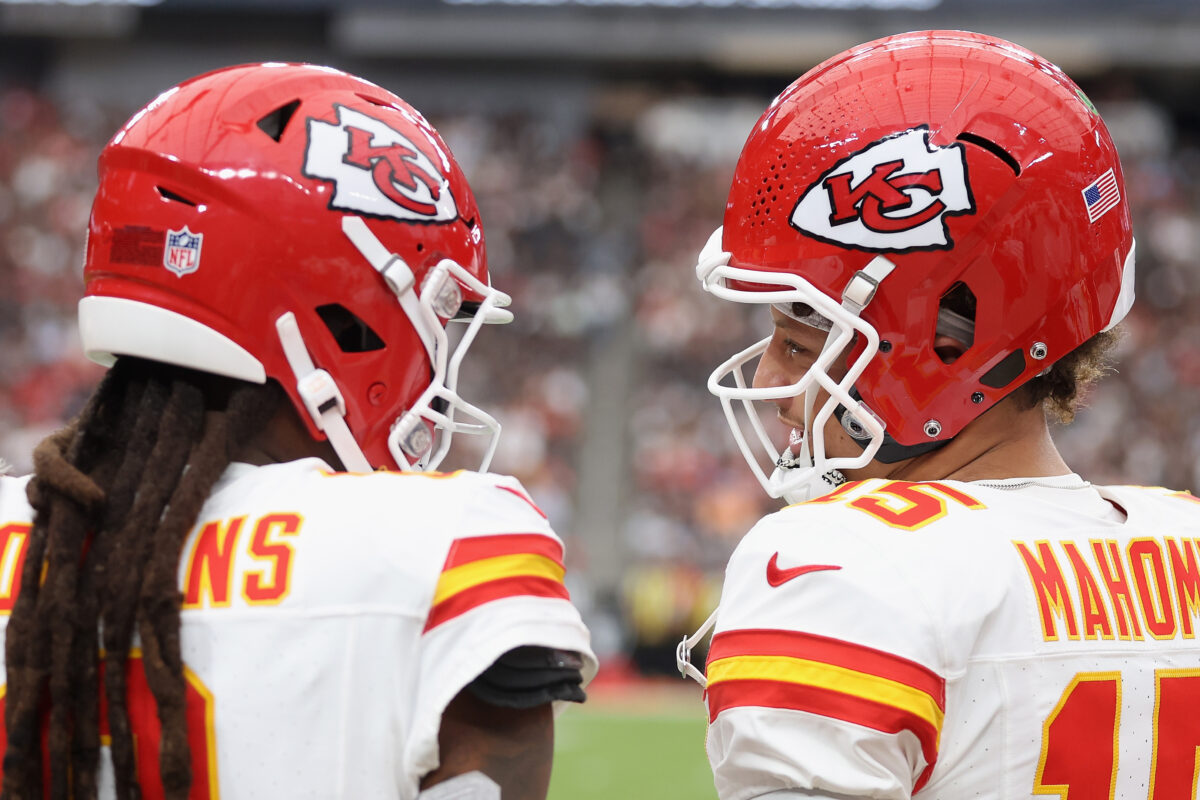 Chiefs WR DeAndre Hopkins describes his chemistry with Patrick Mahomes: ‘I’m always learning’