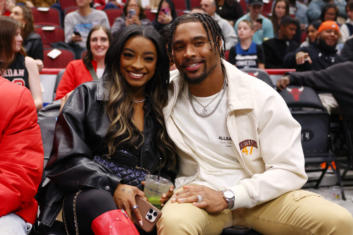 LOOK: Simone Biles at the Bulls game and other pictures of the day in the NBA