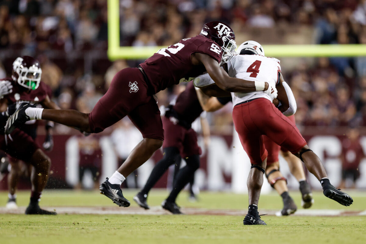 Did Texas A&M rise in the latest AP Top 25 poll after defeating New Mexico State?