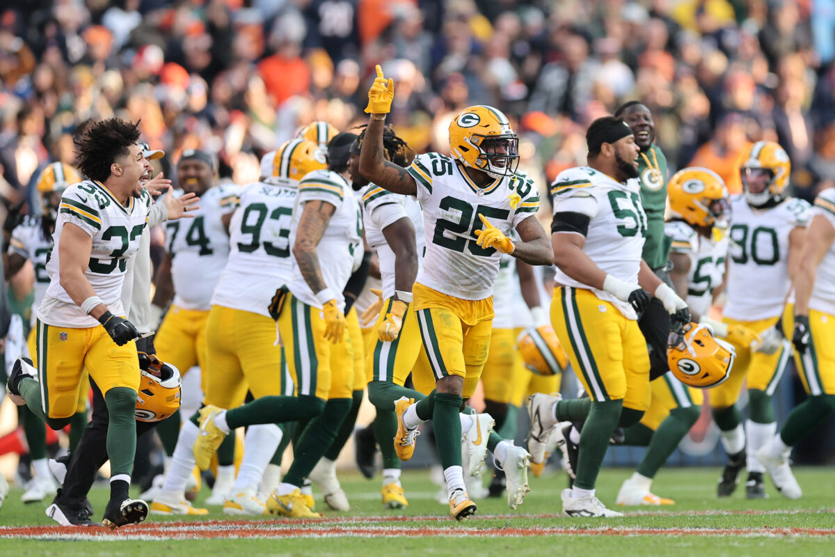 Bears miss last-second field goal, fall to Packers once again