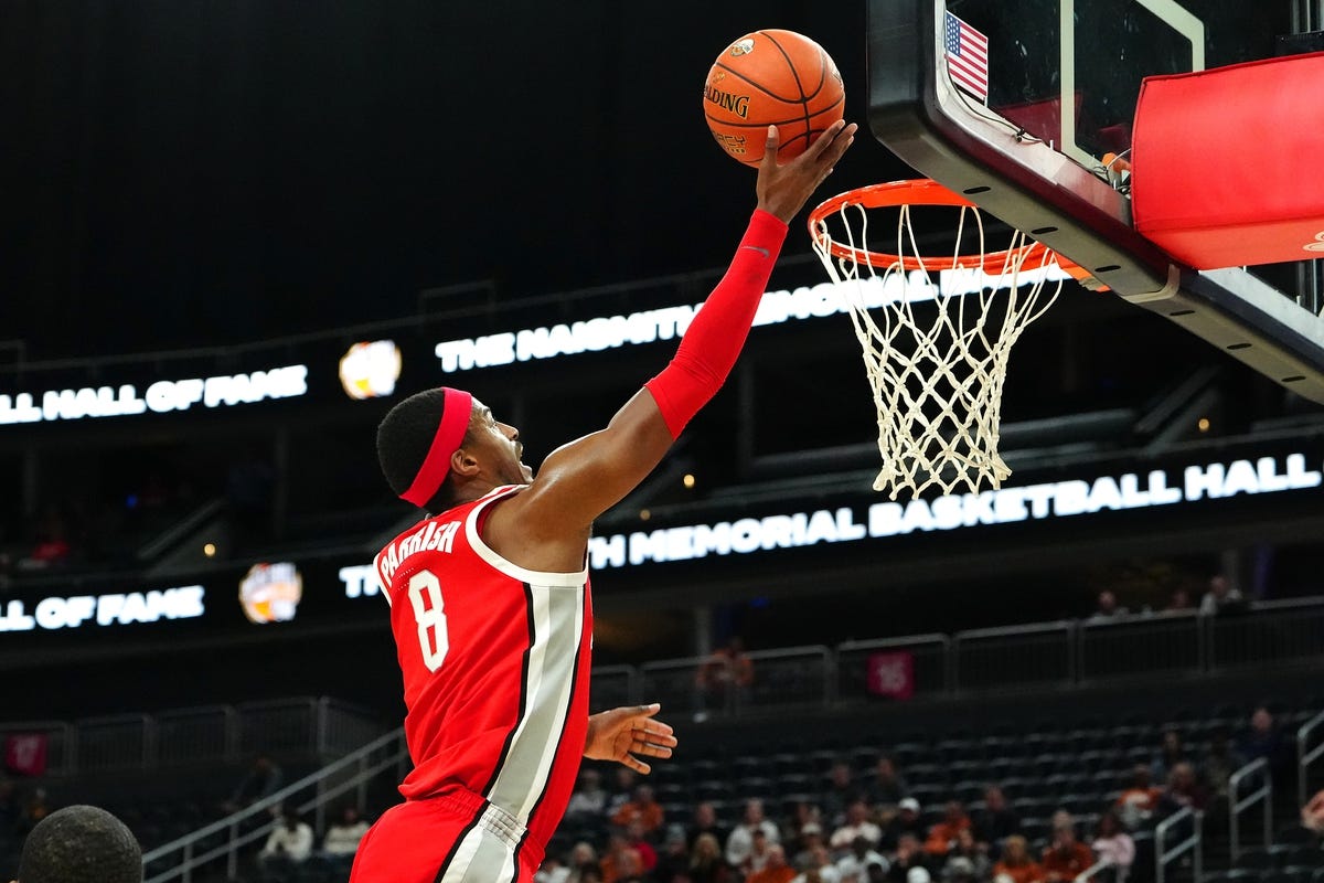 Who shined in Ohio State basketball throttling of Youngstown State?