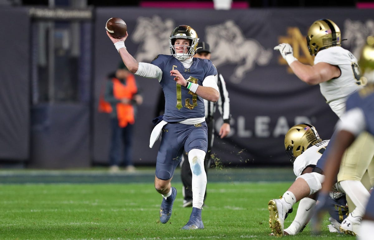 Notre Dame Week 14 highlight: Riley Leonard’s legs carry Irish into end zone at USC