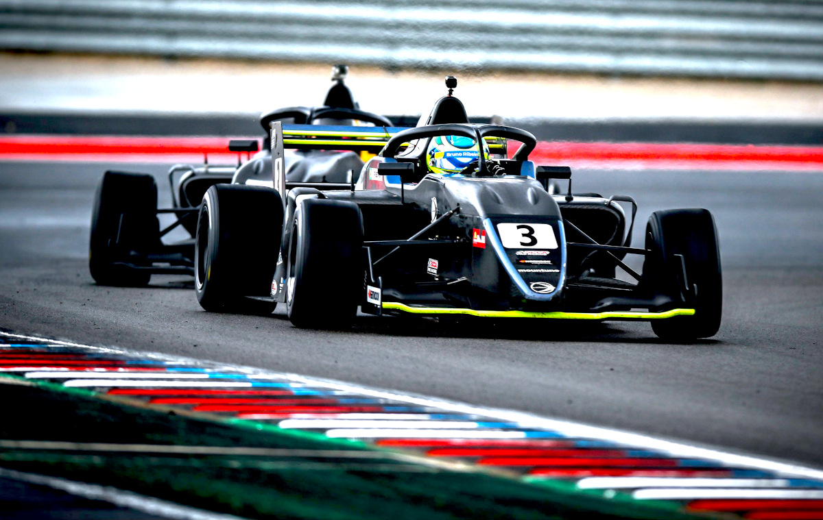 Ribeiro wins on debut weekend in FR Americas at COTA