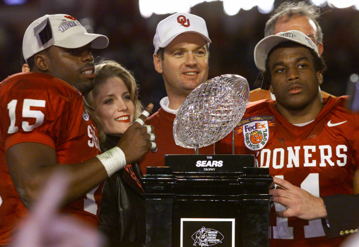 Oklahoma Sooners to honor Bob Stoops Saturday night