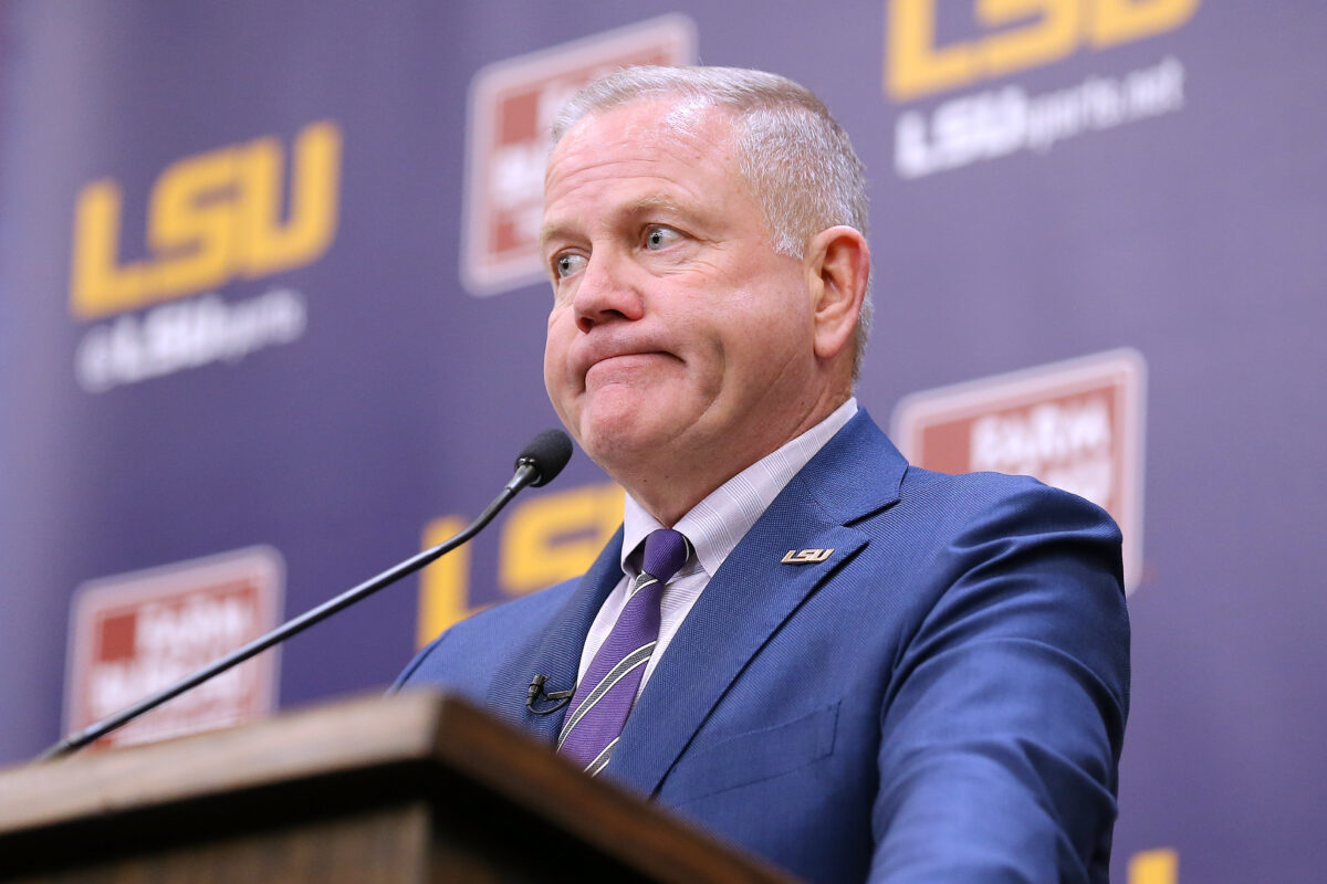 Pat McAfee made LSU’s Brian Kelly blush by singing ‘Neck’ on College GameDay