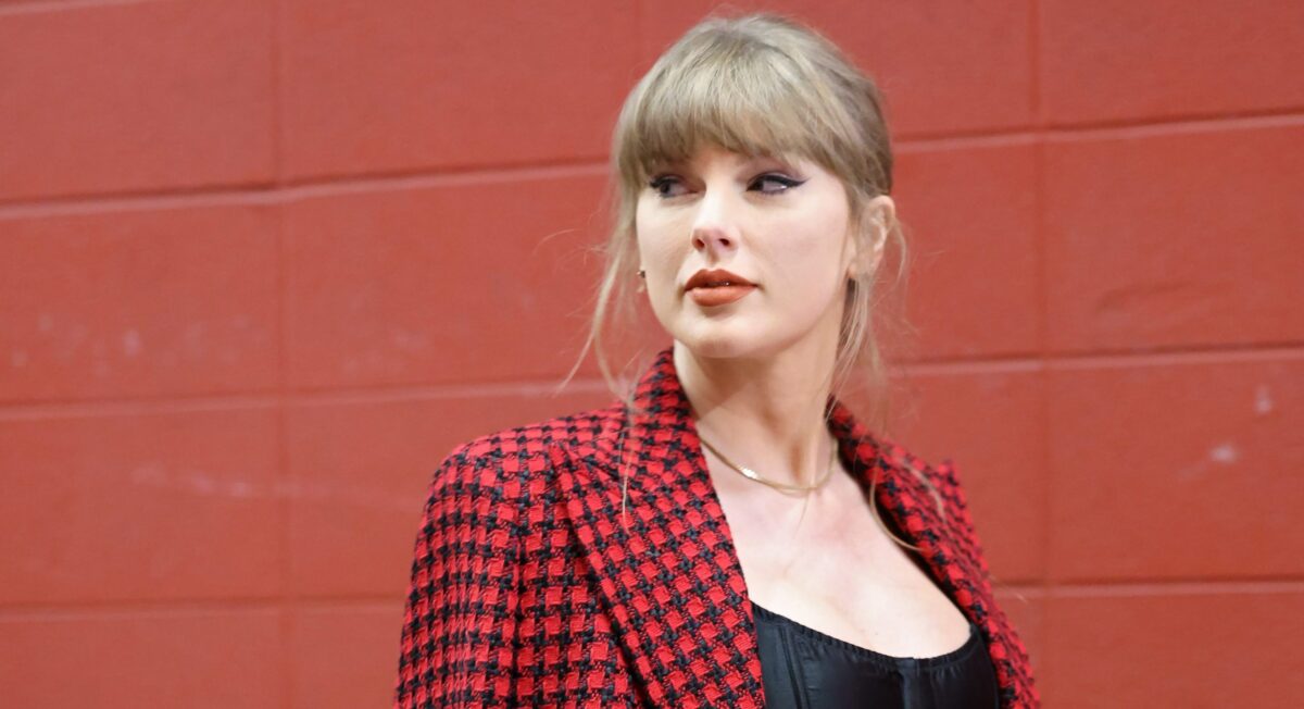 Taylor Swift arrived at Arrowhead Stadium in chic red plaid combo for Broncos-Chiefs