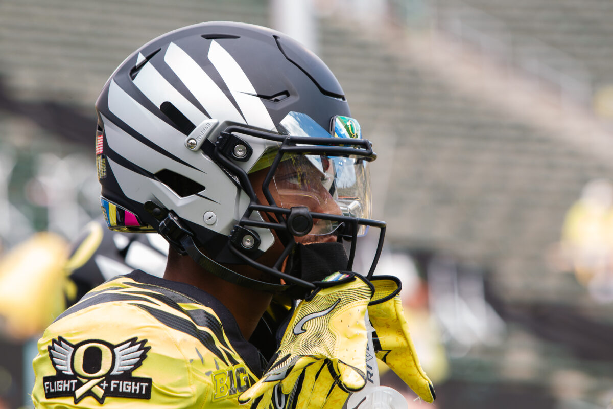 Oregon’s Tez Johnson posts concerning update following Week 10 injury