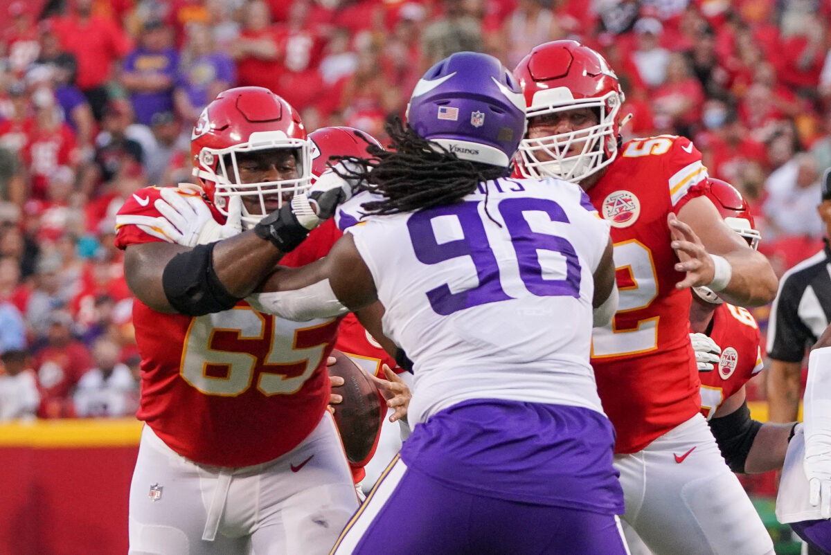 Chiefs C Creed Humphrey praises four-year teammate: ‘The most physical lineman in the league’